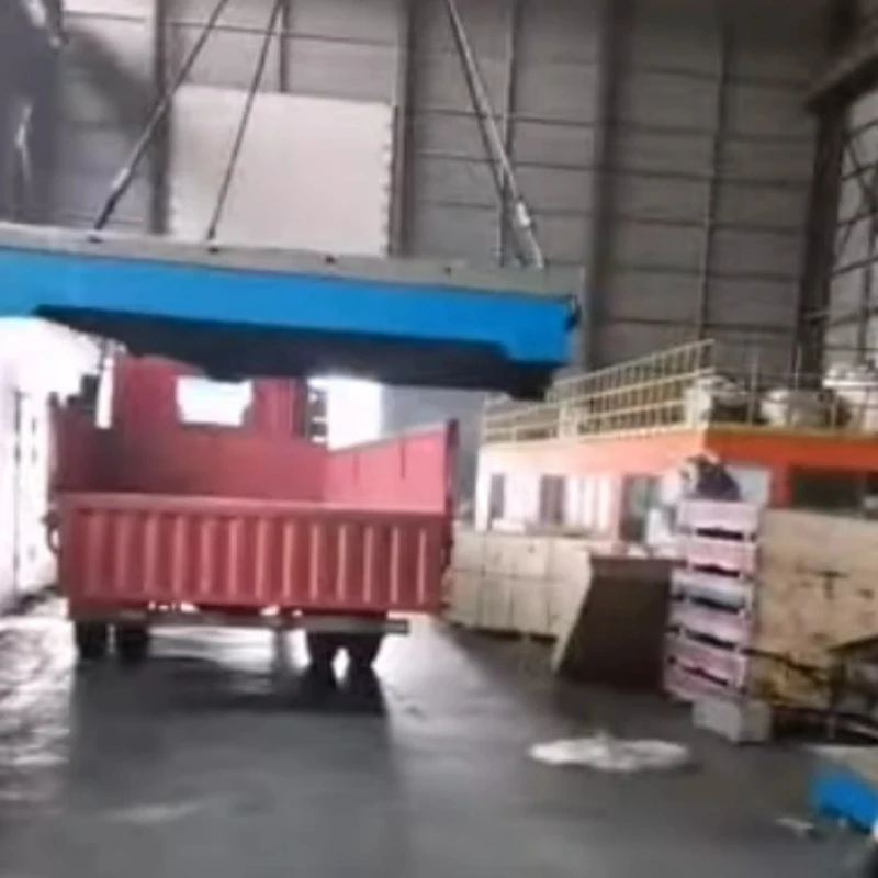 Platforma kontrolkirina hesin a Cast Iron li ser wesayîtê ji bo barkirinê tê barkirin